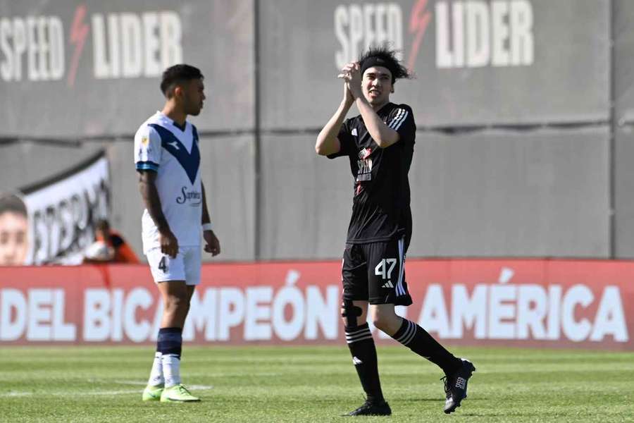 Spreen durante su polémico debut con Deportivo Riestra en Primera División